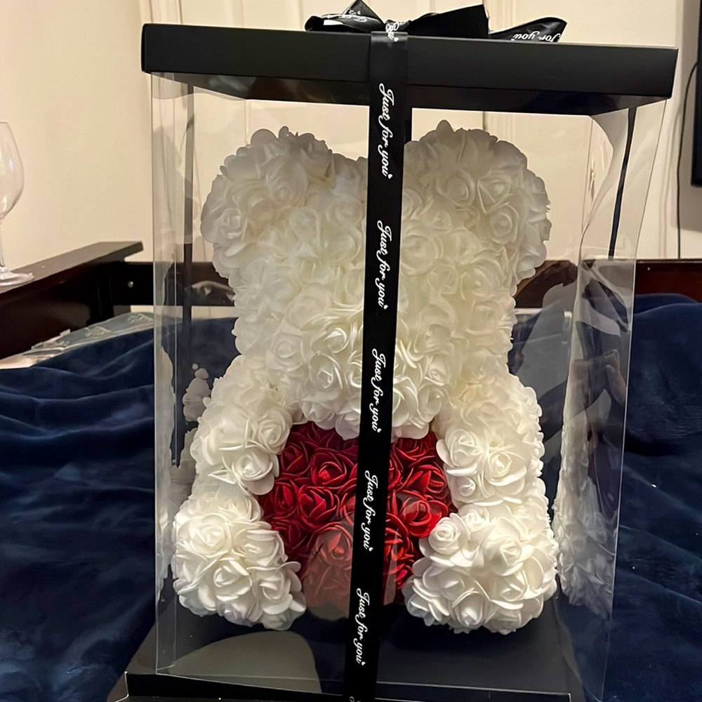 A bear made out if flowers